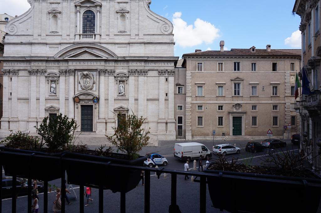 Piazza Del Gesu' Luxury Suites Rome Exterior photo