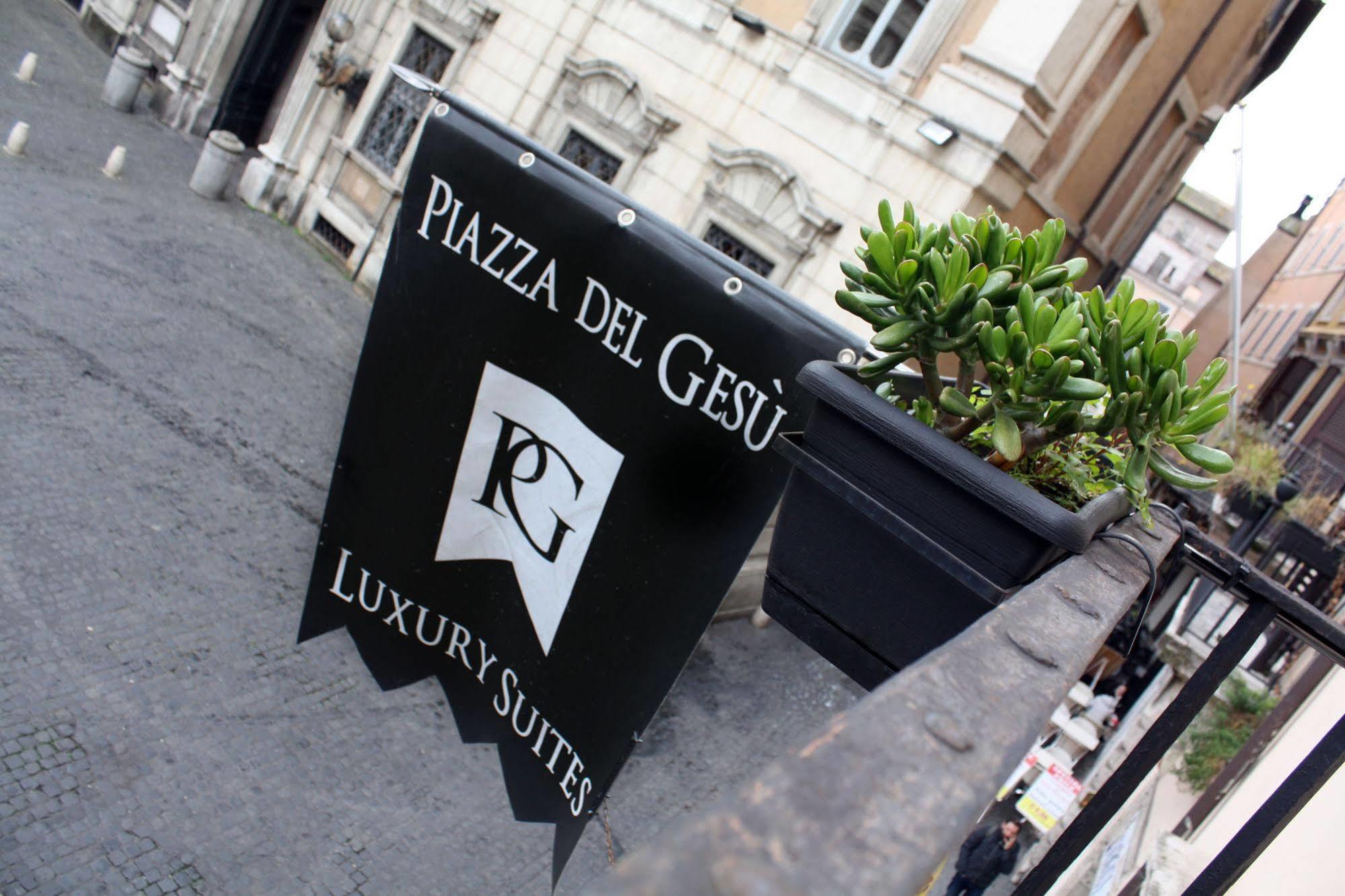 Piazza Del Gesu' Luxury Suites Rome Exterior photo